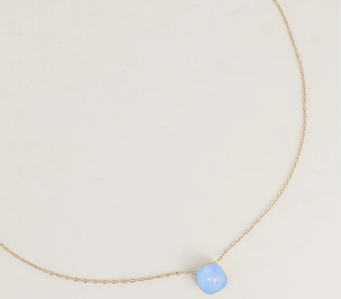 Précommande Collier avec pendentif carré en cristal de Swarovski BEA