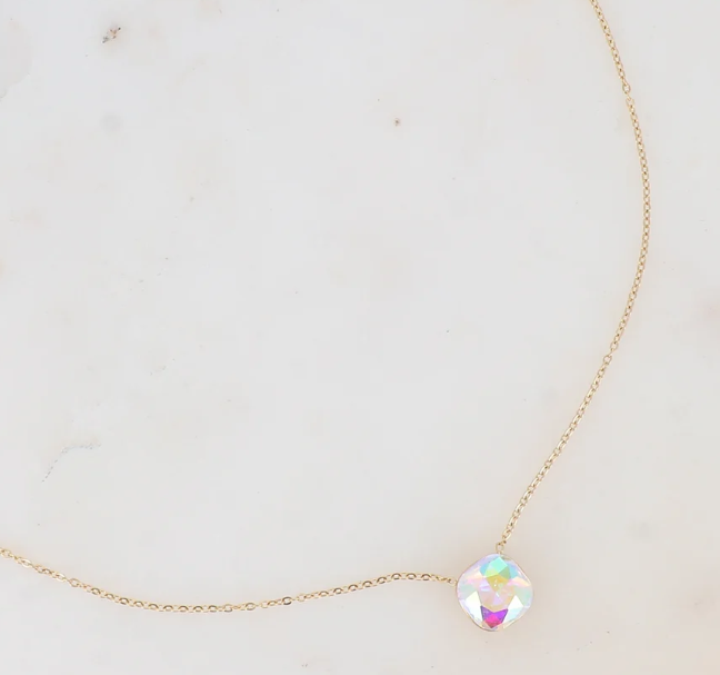 Précommande Collier avec pendentif carré en cristal de Swarovski BEA