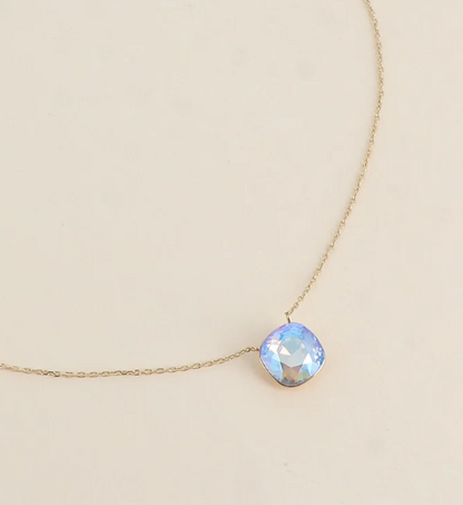 Précommande Collier avec pendentif carré en cristal de Swarovski BEA