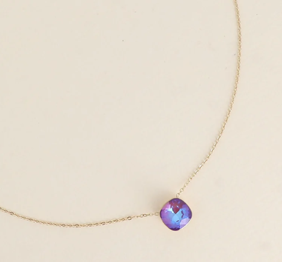 Précommande Collier avec pendentif carré en cristal de Swarovski BEA
