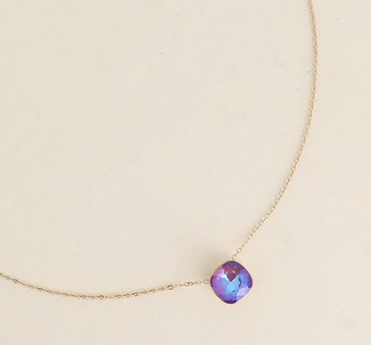 Précommande Collier avec pendentif carré en cristal de Swarovski BEA