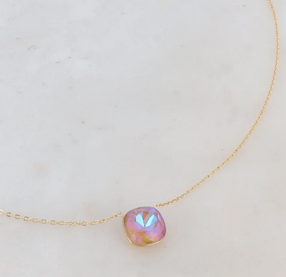 Précommande Collier avec pendentif carré en cristal de Swarovski BEA