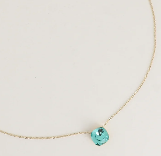 Précommande Collier avec pendentif carré en cristal de Swarovski BEA