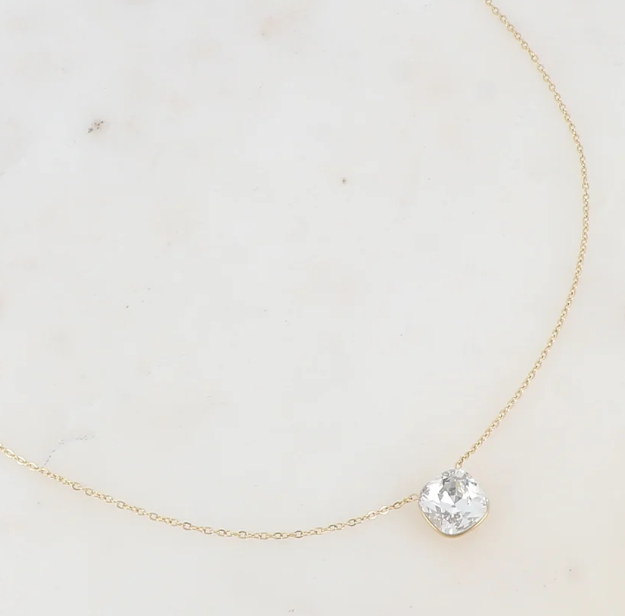 Précommande Collier avec pendentif carré en cristal de Swarovski BEA
