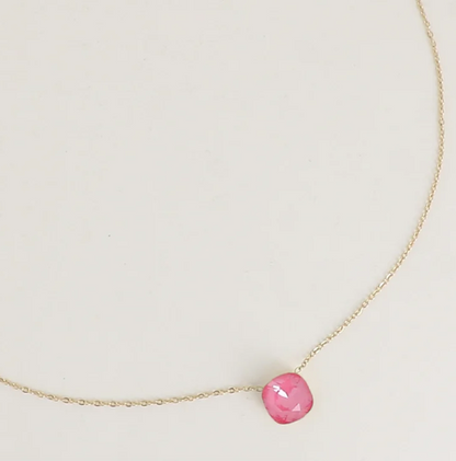 Précommande Collier avec pendentif carré en cristal de Swarovski BEA