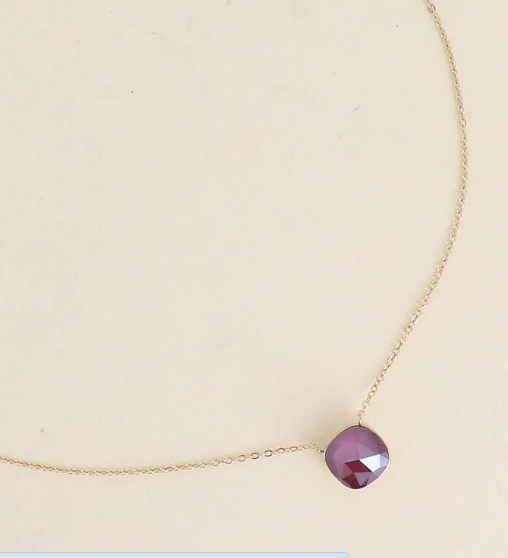 Précommande Collier avec pendentif carré en cristal de Swarovski BEA