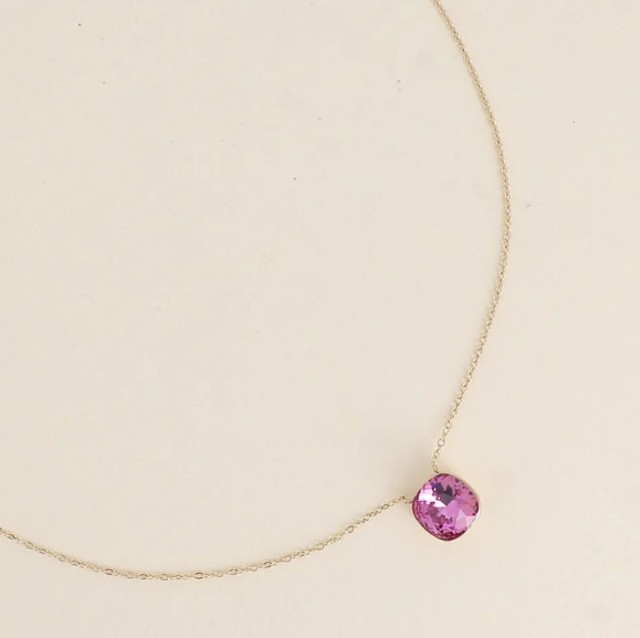 Précommande Collier avec pendentif carré en cristal de Swarovski BEA