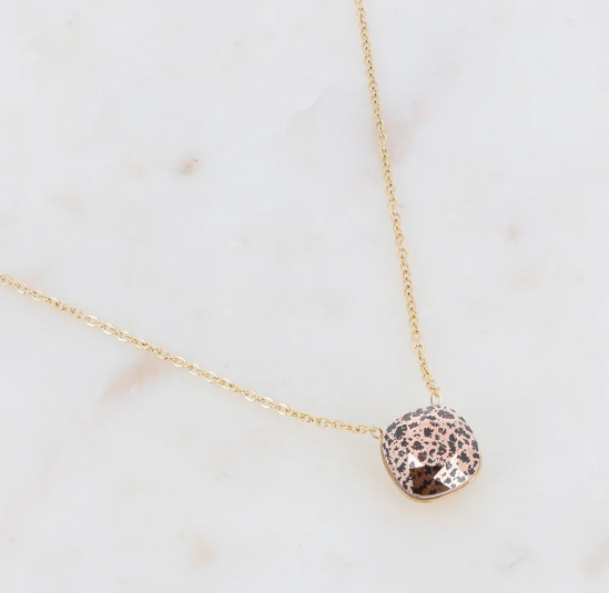 Précommande Collier avec pendentif carré en cristal de Swarovski BEA