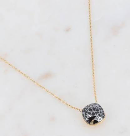 Précommande Collier avec pendentif carré en cristal de Swarovski BEA