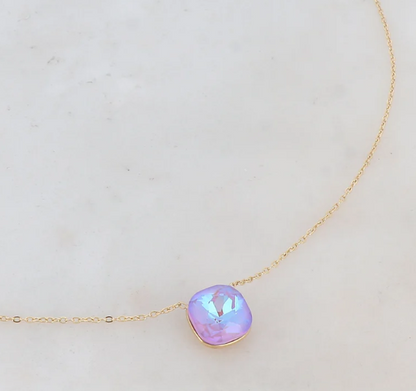 Précommande Collier avec pendentif carré en cristal de Swarovski BEA