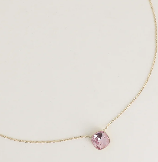 Précommande Collier avec pendentif carré en cristal de Swarovski BEA