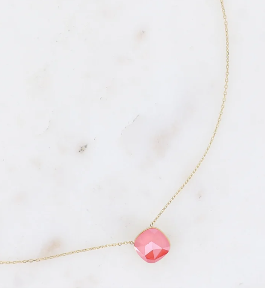 Précommande Collier avec pendentif carré en cristal de Swarovski BEA