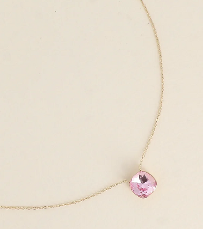 Précommande Collier avec pendentif carré en cristal de Swarovski BEA