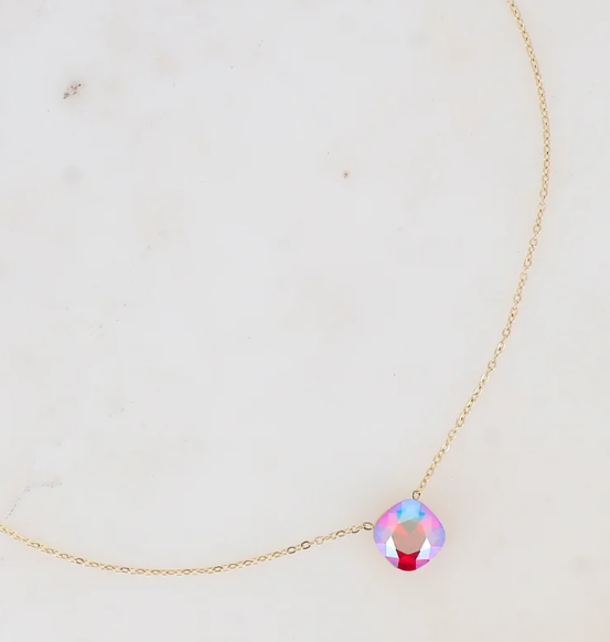 Précommande Collier avec pendentif carré en cristal de Swarovski BEA