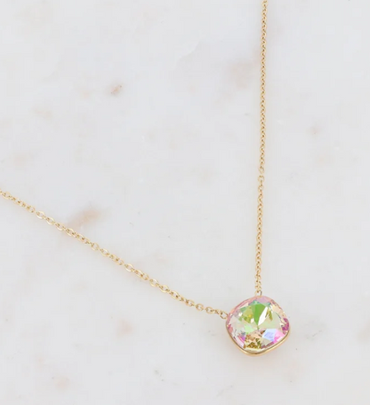 Précommande Collier avec pendentif carré en cristal de Swarovski BEA