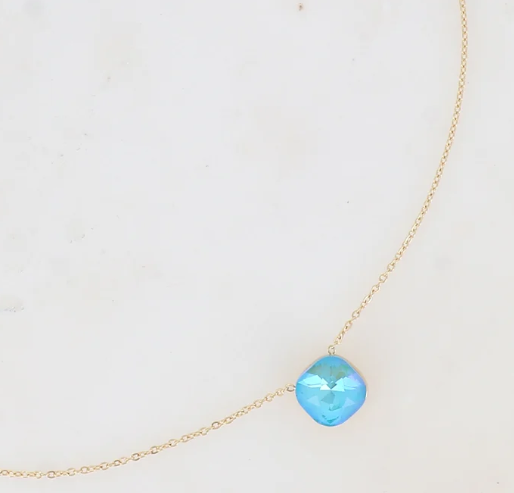 Précommande Collier avec pendentif carré en cristal de Swarovski BEA