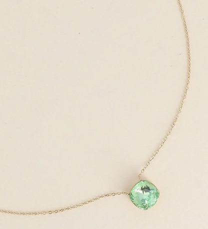 Précommande Collier avec pendentif carré en cristal de Swarovski BEA
