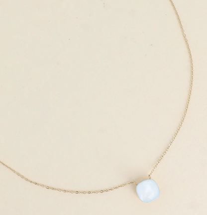 Précommande Collier avec pendentif carré en cristal de Swarovski BEA