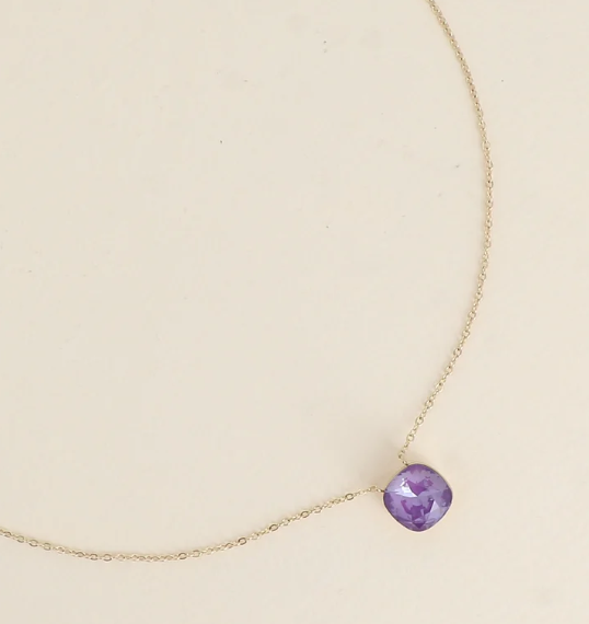 Précommande Collier avec pendentif carré en cristal de Swarovski BEA