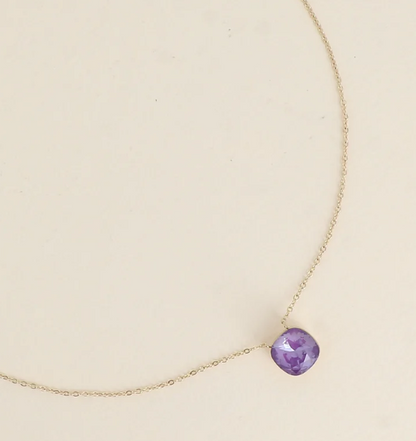 Précommande Collier avec pendentif carré en cristal de Swarovski BEA