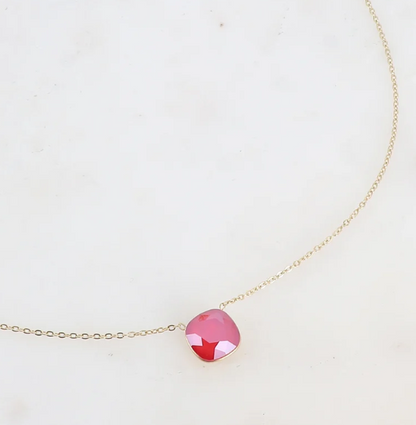 Précommande Collier avec pendentif carré en cristal de Swarovski BEA