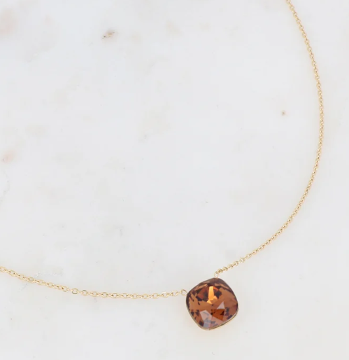 Précommande Collier avec pendentif carré en cristal de Swarovski BEA