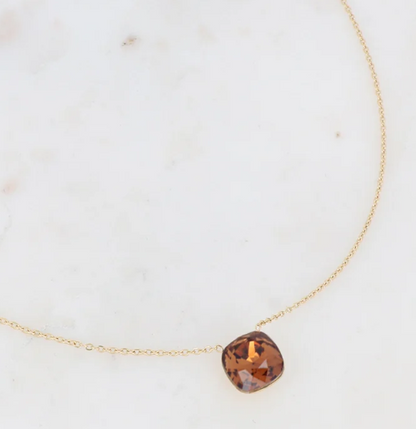 Précommande Collier avec pendentif carré en cristal de Swarovski BEA