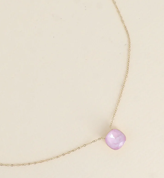 Précommande Collier avec pendentif carré en cristal de Swarovski BEA