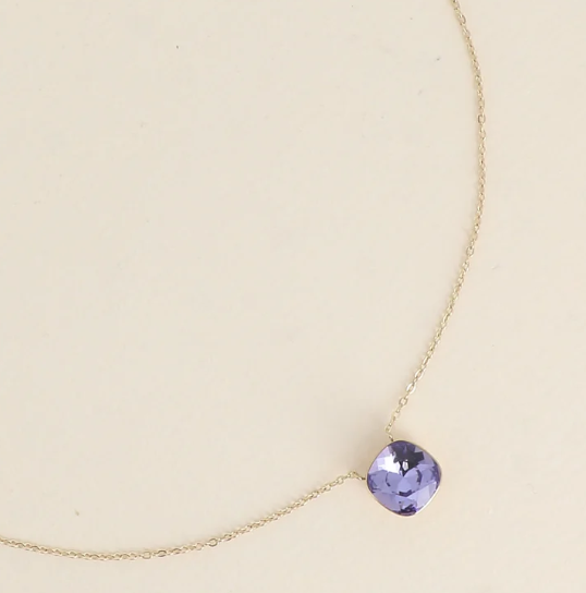 Précommande Collier avec pendentif carré en cristal de Swarovski BEA