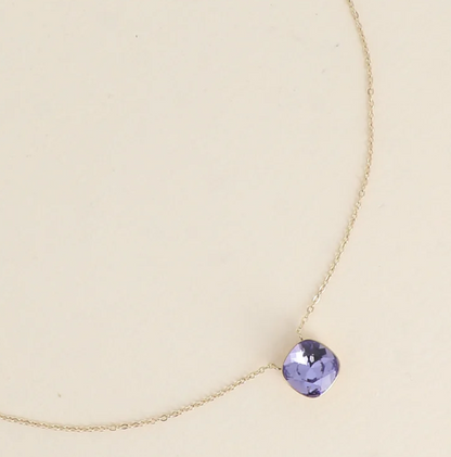 Précommande Collier avec pendentif carré en cristal de Swarovski BEA