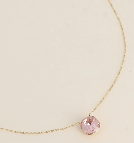 Précommande Collier avec pendentif carré en cristal de Swarovski BEA