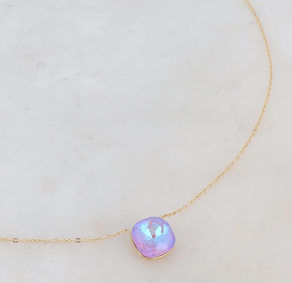 Précommande Collier avec pendentif carré en cristal de Swarovski BEA