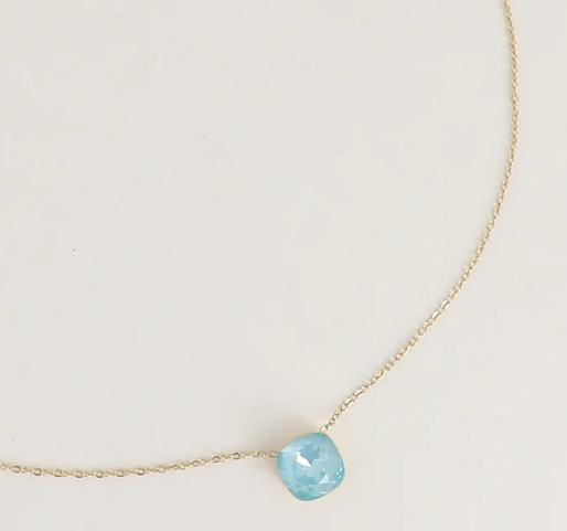 Précommande Collier avec pendentif carré en cristal de Swarovski BEA