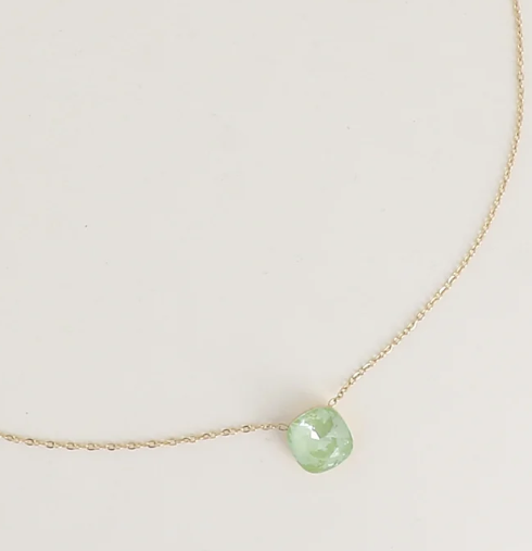 Précommande Collier avec pendentif carré en cristal de Swarovski BEA